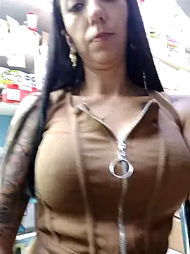 LunaZambranoのライブXXXチャット