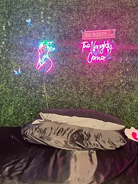 RenaThickAss élő XXX-chatje