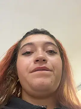 Kari_leonXXX's Webcam Show