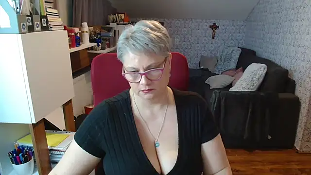 bigtits4you's Live XXX Chat