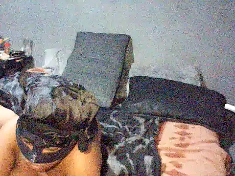 fuckncum241: διαδικτυακό σόου στην κάμερα