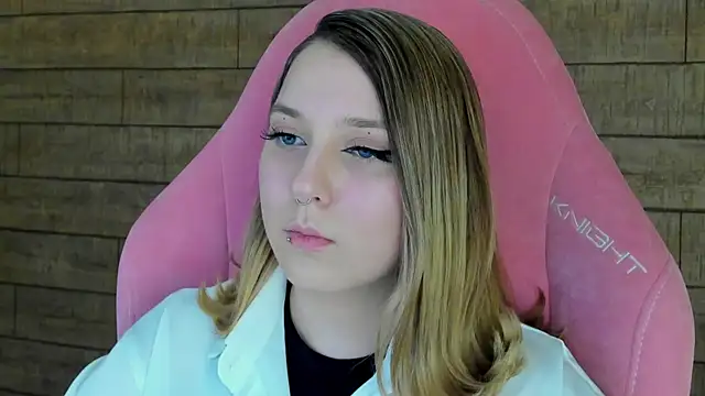 TinnaBurtonのライブXXXチャット