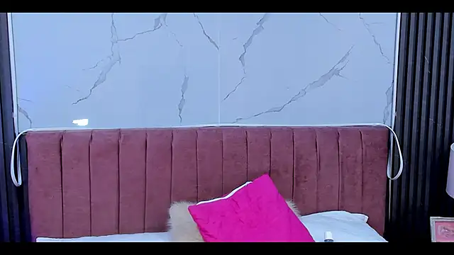 Chat +18 de Emily__Stef ao vivo