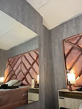 Chat +18 de Cherry_Charlottee ao vivo