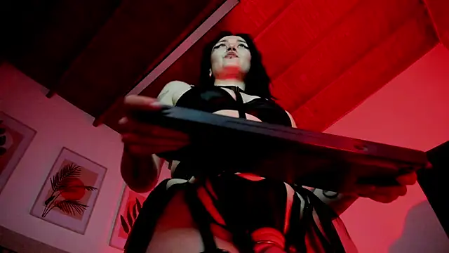 Chat XXX en directo de madame_ibby