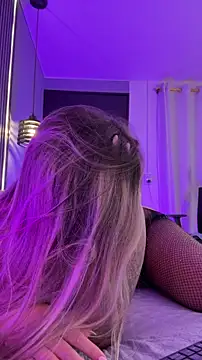 Chat XXX en directo de MiaPetit_