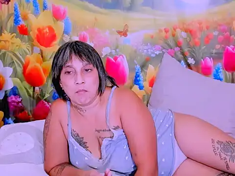 indianroxy's Live XXX Chat