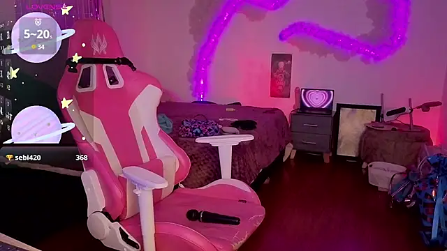 larah_uwu: онлайн-секс-чат