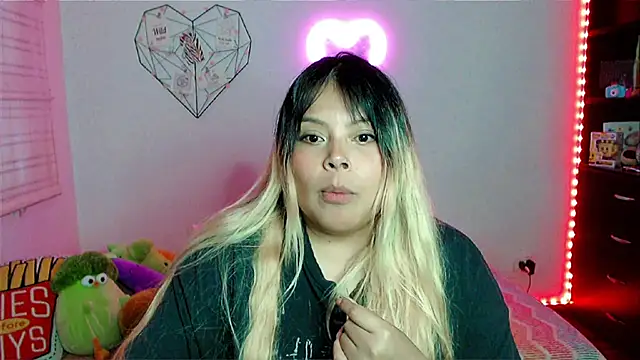 EllieMoonX Adlı Modelin Canlı XXX Sohbeti