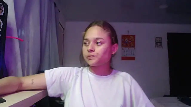 LittleCheerry69 现场XXX聊天