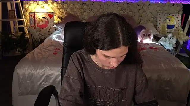 Chatroom XXX en direct de BabyFlowerr