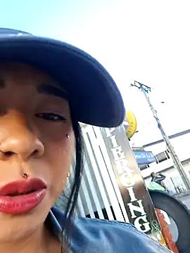 Zafiro_glowのライブXXXチャット