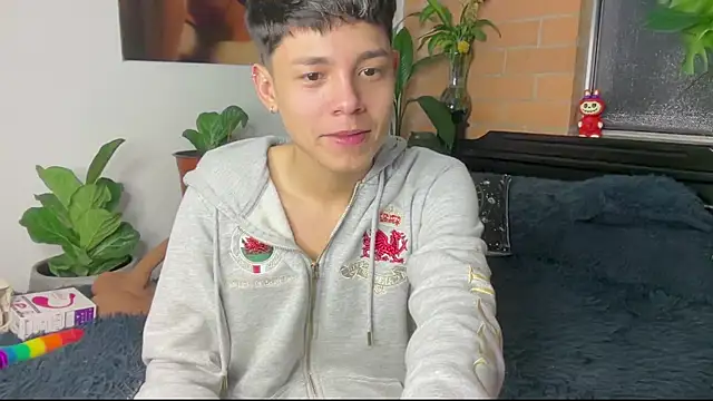 Andy_Belier23 Chat XXX in diretta