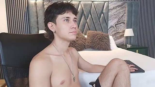 Michael_blue Chat XXX in diretta