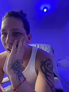 TitanNoir Show in webcam