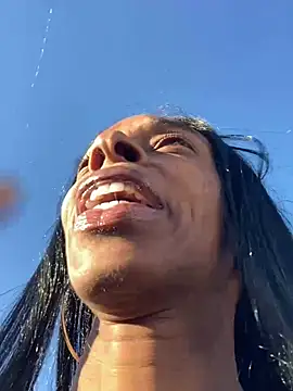 Chat +18 de Jasmine_FullsShine ao vivo