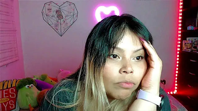 Chat XXX en directo de EllieMoonX