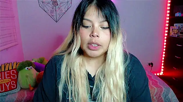 EllieMoonX Adlı Modelin Canlı XXX Sohbeti