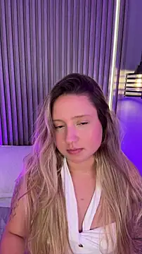 MiaPetit_ élő XXX-chatje