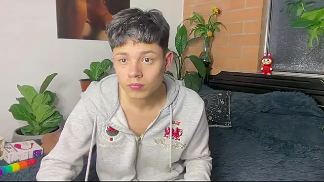 Chat XXX ao vivo de Andy_Belier23