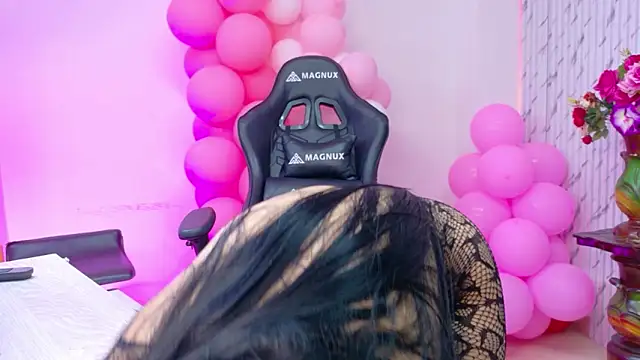 Chat XXX en directo de lararoberts_