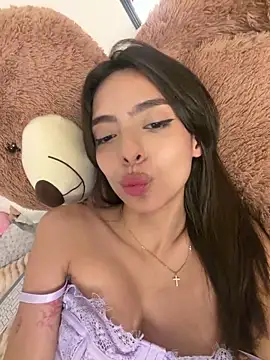 Chat XXX en directo de ZaraLuuv