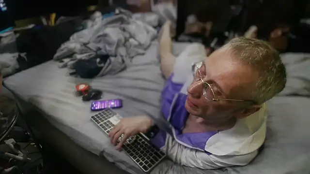 Lacht_Liden Pertunjukan Webcam