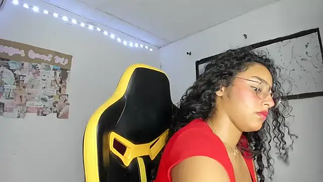 emily_stars1 Live XXX-Chat