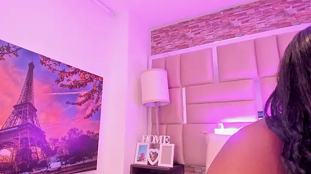 Chat +18 de ShaniaBrownn ao vivo