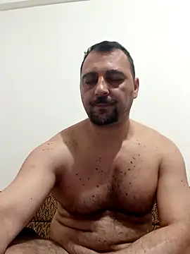 Mirkoxxx@xh: διαδικτυακό σόου στην κάμερα