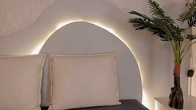 CannelaSmith's Live XXX Chat