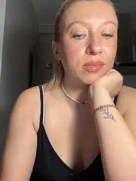 Kittie_Valentine 即時 XXX 聊天