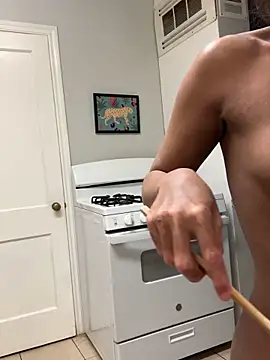 Tamiii420 即時 XXX 聊天