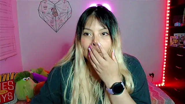 EllieMoonX élő XXX-chatje