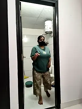 Busty_Priya Show in webcam