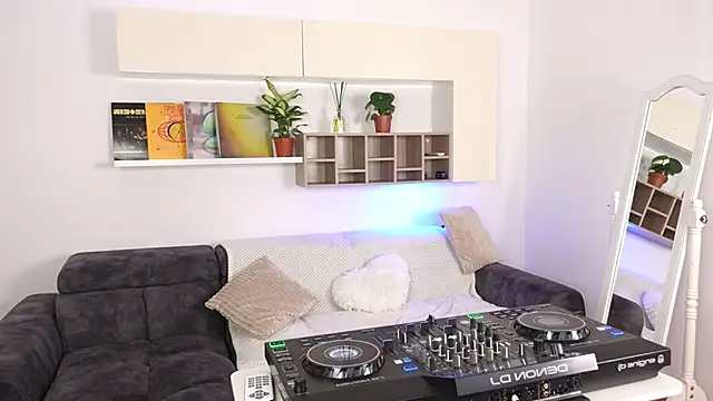 XXX chat uživo modela SatyaDj