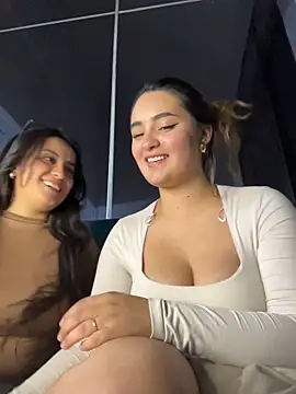 Chatroom XXX en direct de Antonella_Julieta