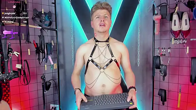 Czat XXX na żywo – MrJustin_Brianna_BDSM