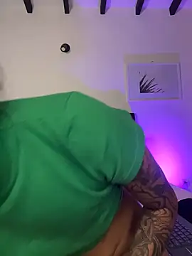 TweetiePieXXX's Live XXX Chat