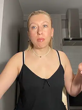 Kittie_Valentine Live XXX Chat