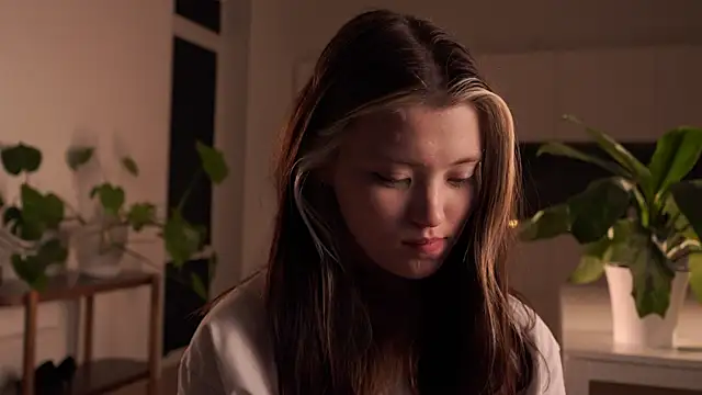 EleniRoeber Chat XXX live