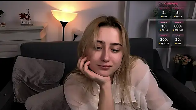 XXX chat uživo modela Lulu___Moon