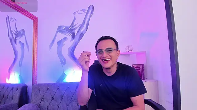 LiamDeep Show Webcam