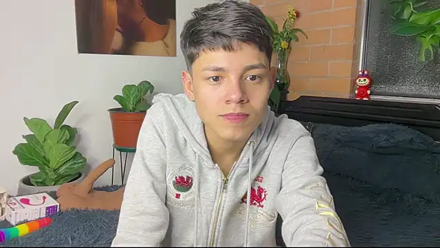 Chatroom XXX en direct de Andy_Belier23