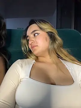 Chat XXX en directo de Antonella_Julieta