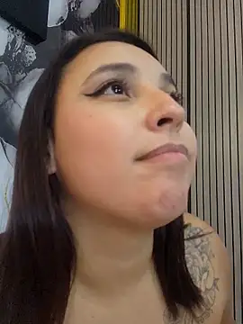 Онлайн чат XXX LizzRouse