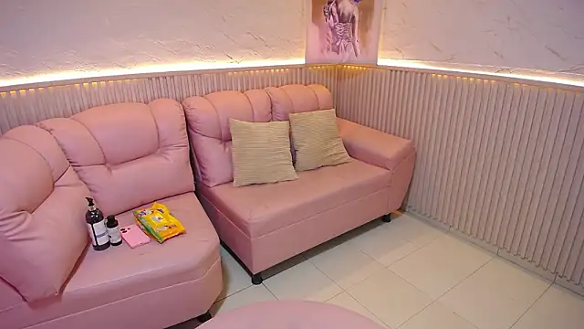 XXX chat uživo modela Alaya_cute