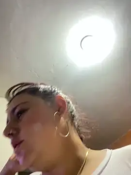 angelasm Adlı Modelin Canlı XXX Sohbeti