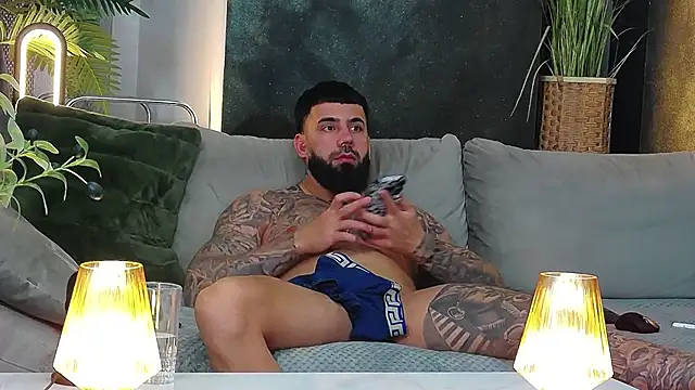 Živý XXX chat masterkingofmusclee