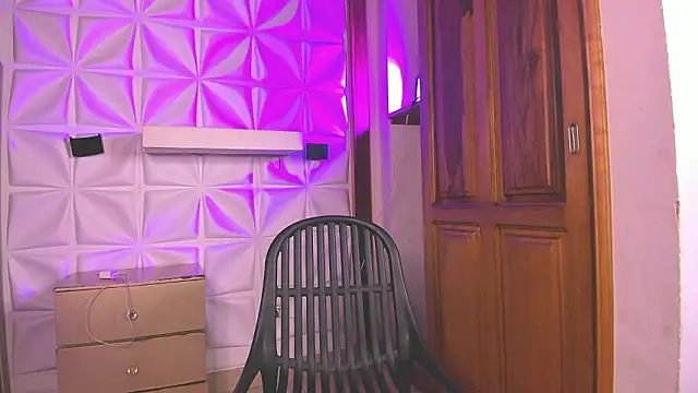 Chat XXX ao vivo de Miss_ElektraNova